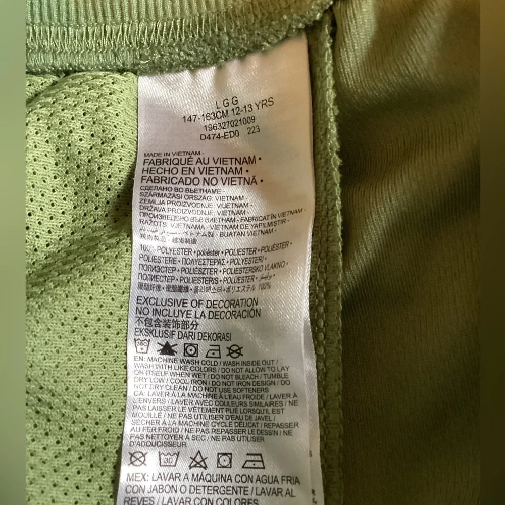 NWOT Converse Size L (12-13Y) Green Boy’s‎ Shorts
